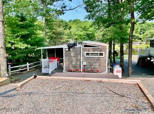 142 Holly Dr, Milford, PA 18337