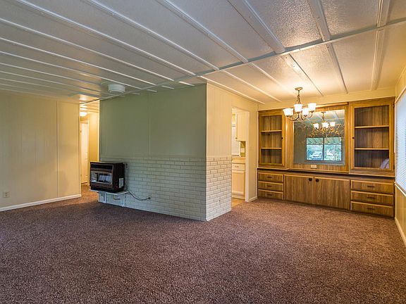 3rd image of 22078 Buena Vista Dr