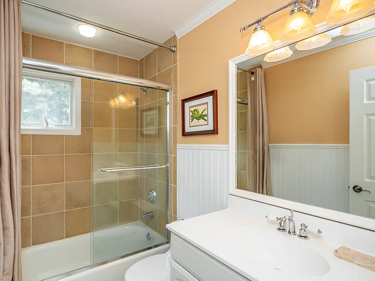 Lillian Ln — Photo 12