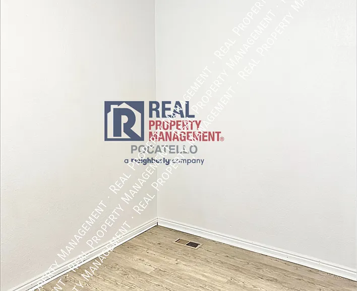 1331 S 3rd Ave — Photo 7
