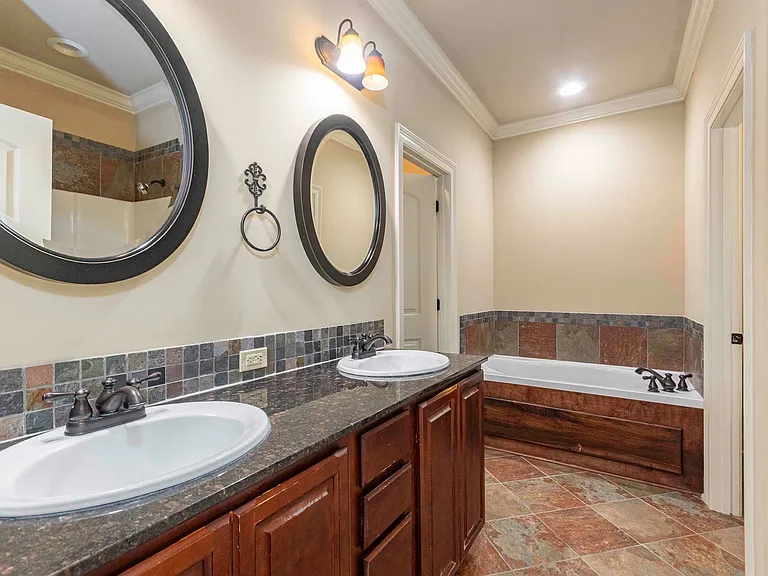 308 Forest Creek Dr #100 — Photo 11