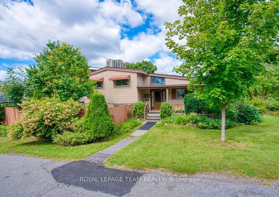 1st image of 220 Ancaster Ave