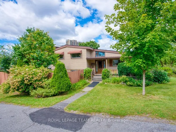 220 Ancaster Ave, Ottawa, ON K2B 5B3