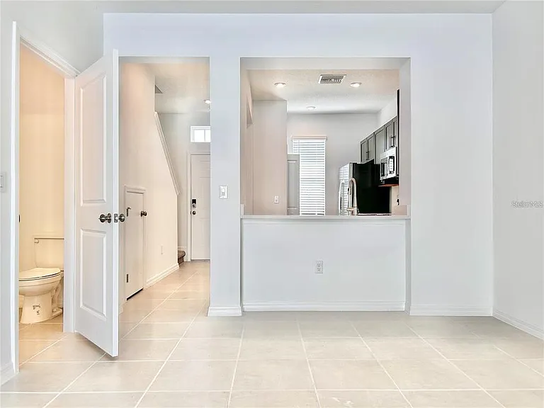 6248 Fairmont Ln — Photo 5