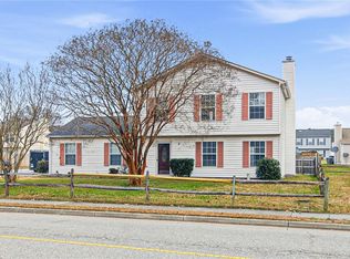 2 Scarborough Dr, Hampton, VA 23666