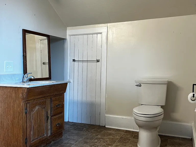 Upstairs Full Bathroom - Sink/Toilet