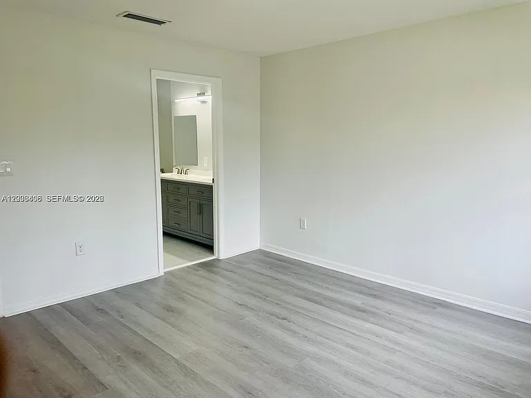 17079 NW 22nd St — Photo 9