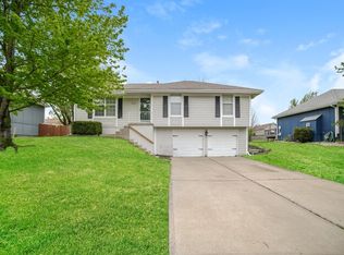 509 16th Ave S, Greenwood, MO 64034