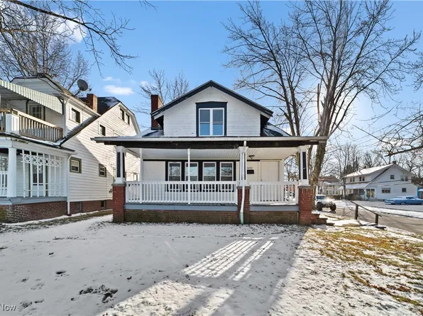 12602 Thornhurst Ave, Garfield Heights, OH 44105