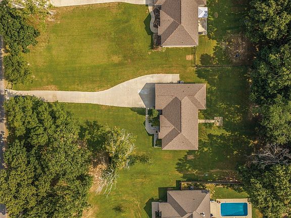 3rd image of 92 Garrison Rd