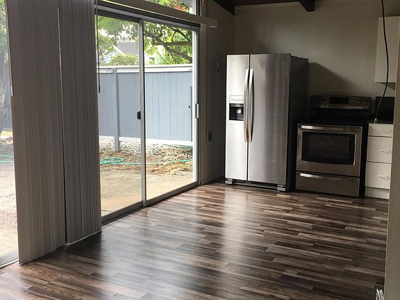 Stainless steel Refrigerator with ice maker & stove