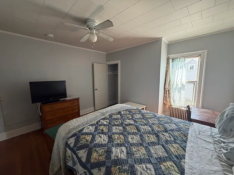 184 Essex St #4 — Photo 6