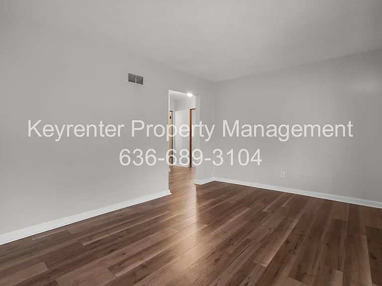 1045 N New Florissant Rd — Photo 4
