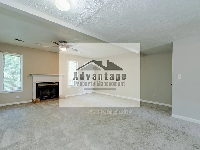2782 Country Ct SE #B — Photo 3