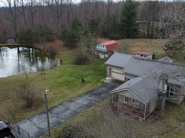 56 Elm Ln, Sparta, TN 38583