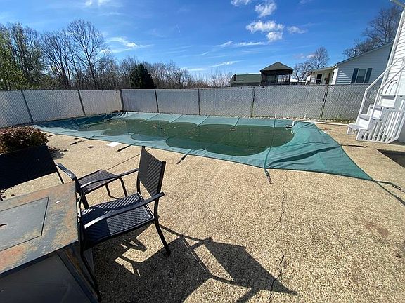 5th image of 33 Bellefonte Rd