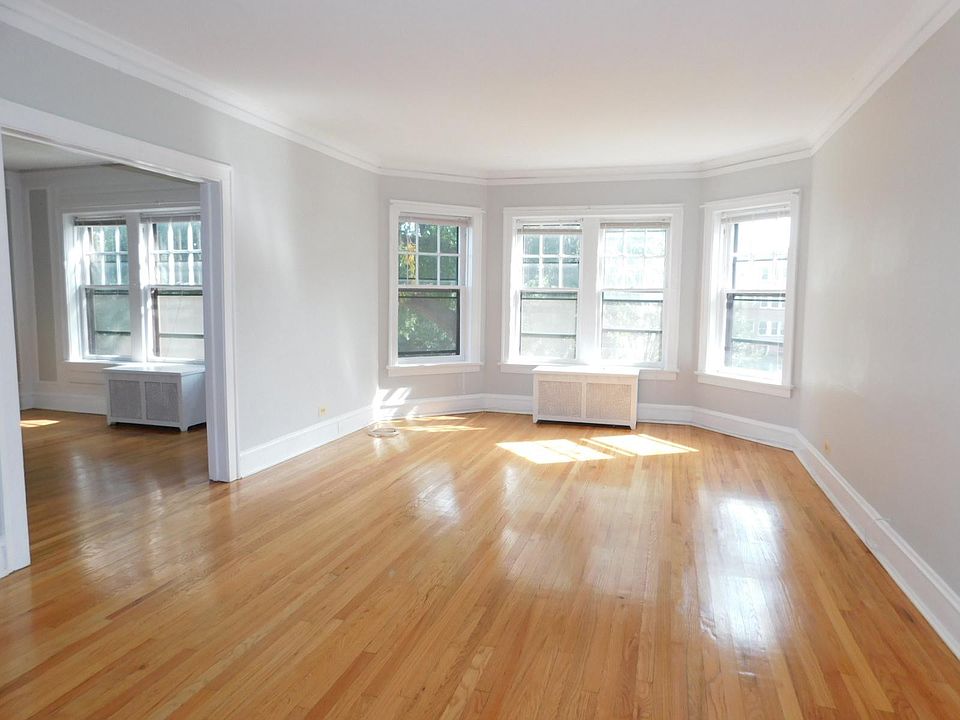 1st image of 534 Hinman Ave #E2