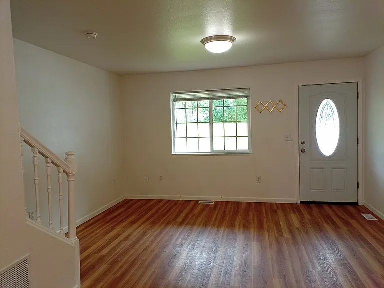 1501 W Vaunda Ave — Photo 5