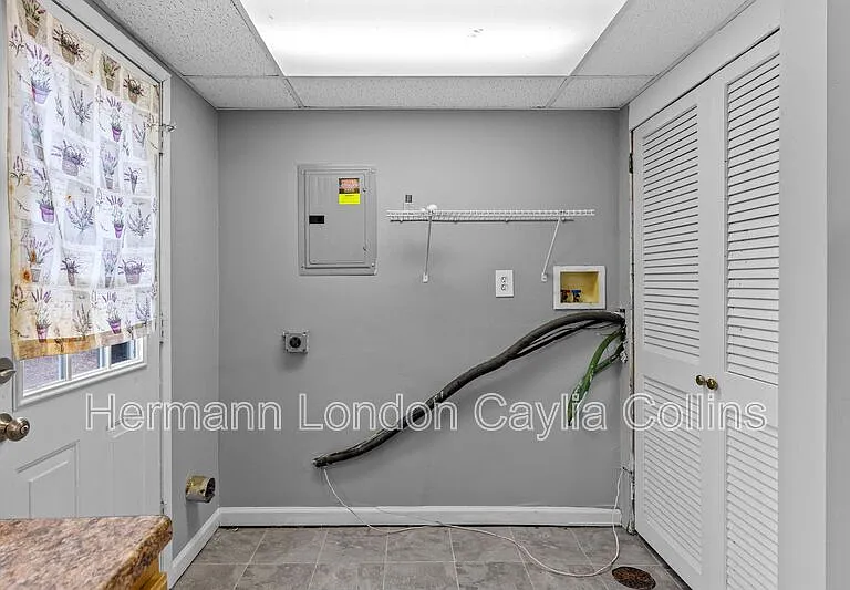 2265 Grants Pkwy — Photo 9