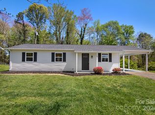 217 Foxwood Dr, Maiden, NC 28650