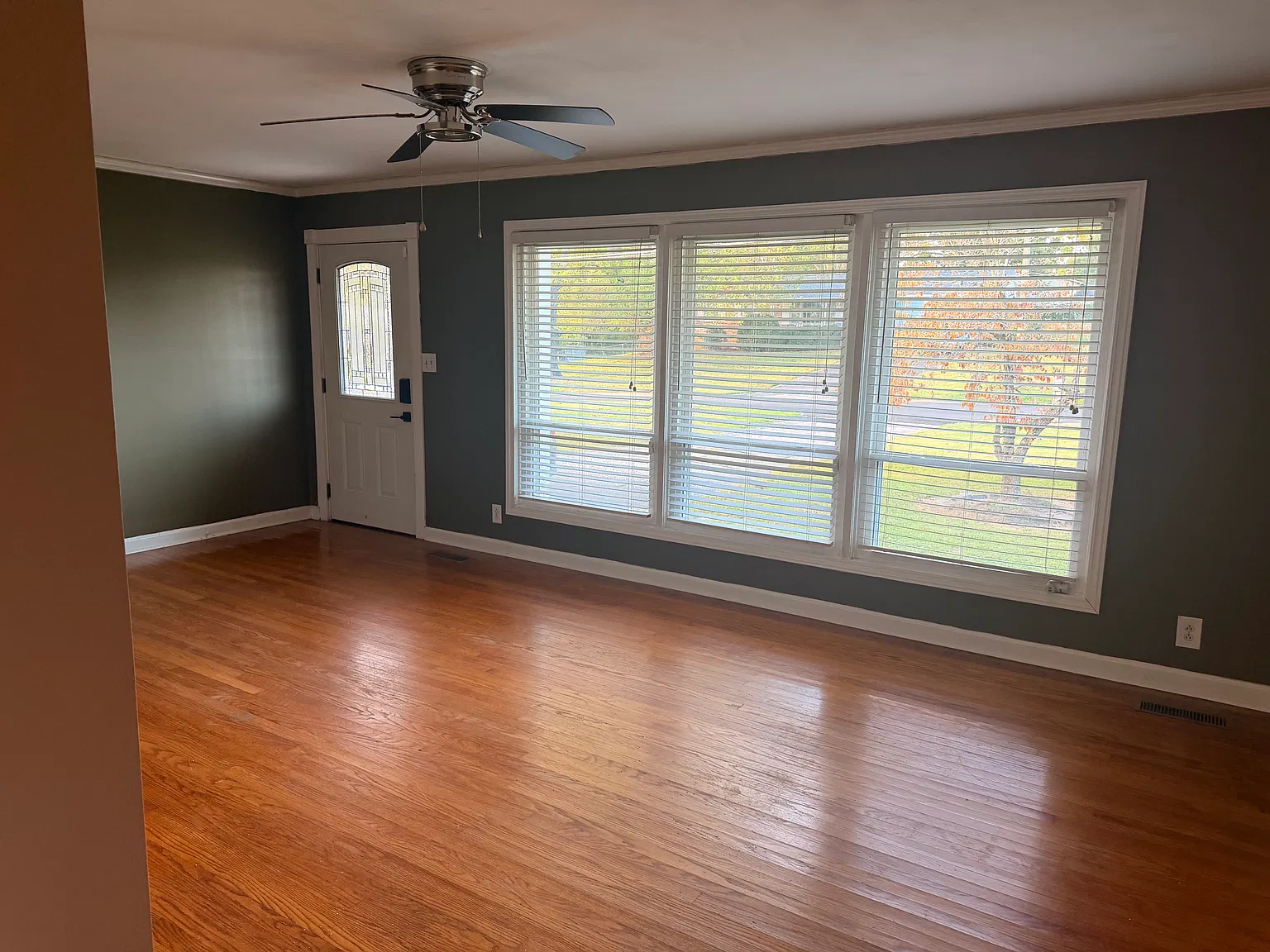 4411 Landon Dr — Photo 2