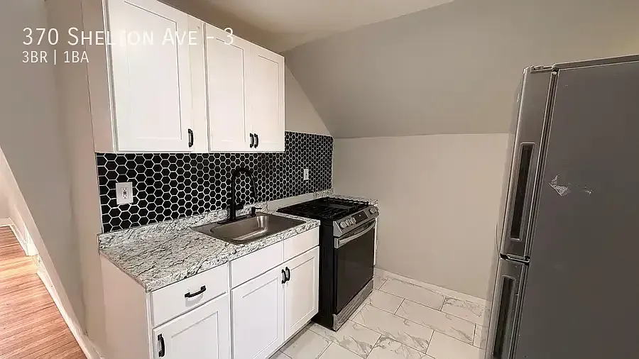 370 Shelton Ave #3