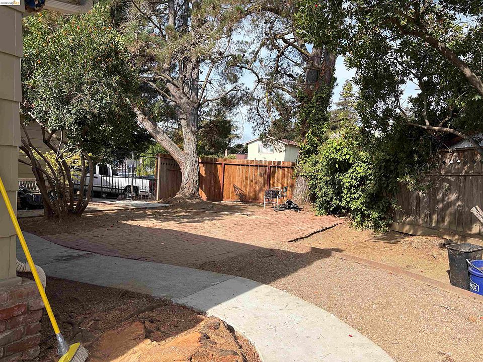 2nd image of 115 Cook Cir