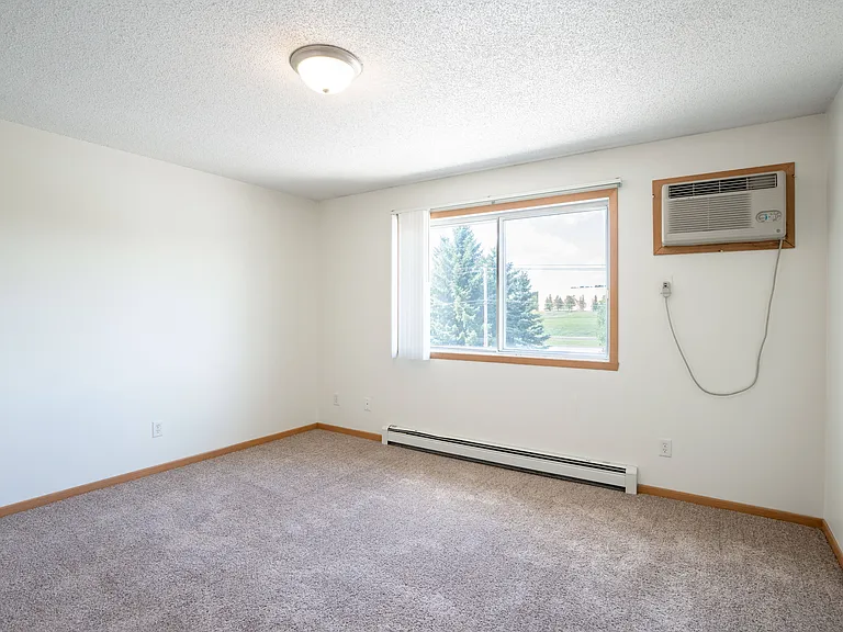 Bismarck, ND Sierra Ridge Apartments | 32C | Bedroom