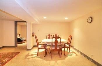 3rd image of 1957 W Huron St #1