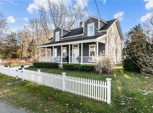 13 Martha Rd, North Kingstown, RI 02852