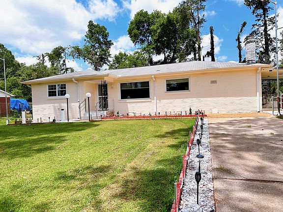 4th image of 1415 Brook Hollow Cir NW