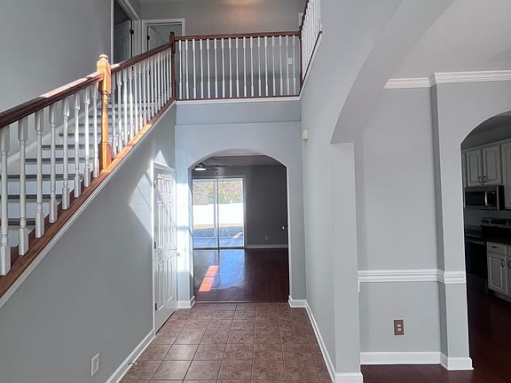 2520 Sugar Creek Foyer_01202025