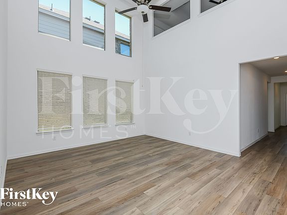 2nd image of 2516 Northcote Dr