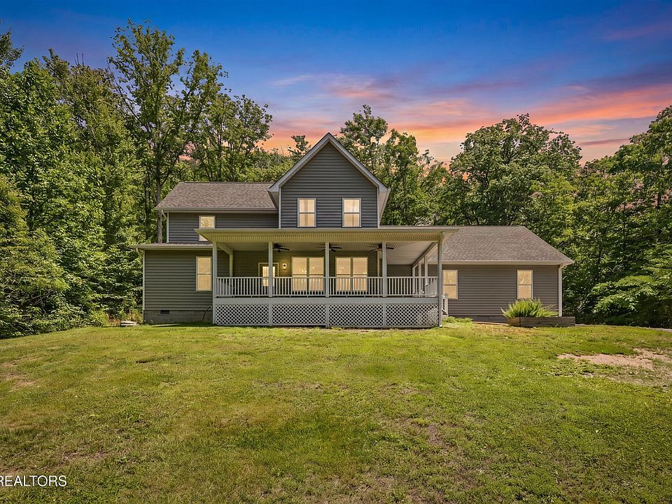1st image of 906 Park Ln