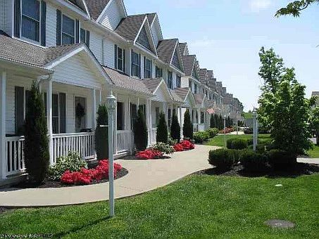 2nd image of 105 5 Forks Dr