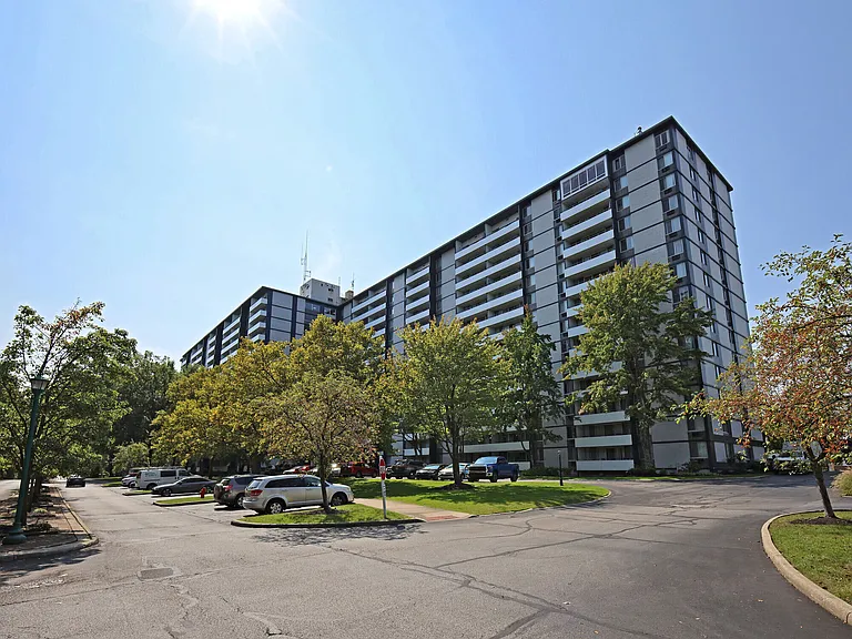 Gates Mills Place — Photo 15