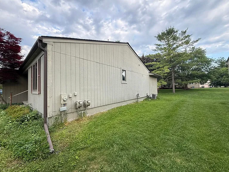 741 Woods Ct — Photo 29