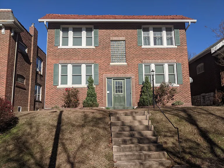 5225 Bancroft Ave #2W — Photo 1