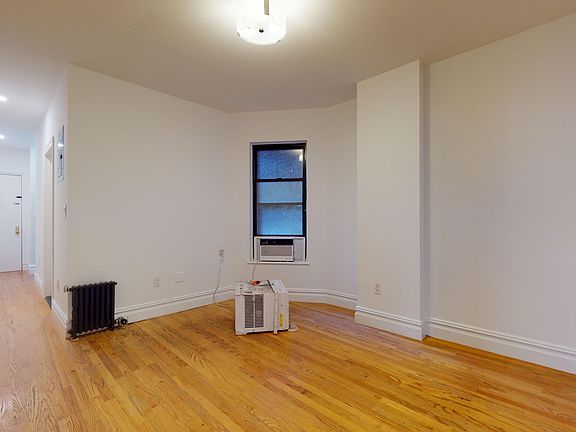 5th image of 594 Amsterdam Ave #4R