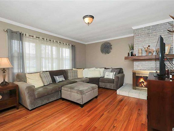 4th image of 50 Birchfield Ave