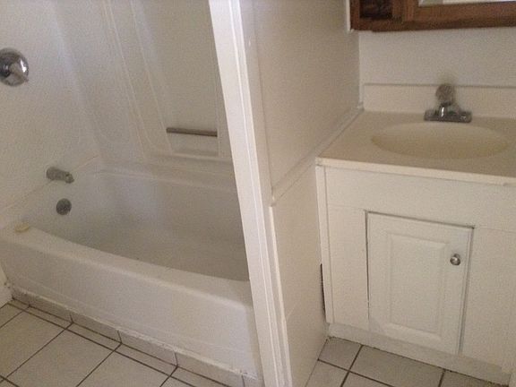 4th image of 2103 W Morten Ave APT 09