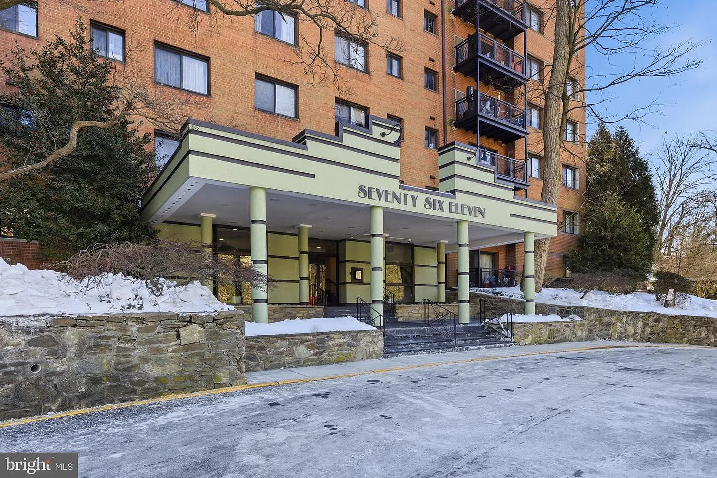7611 Maple Ave APT 511 photo 1