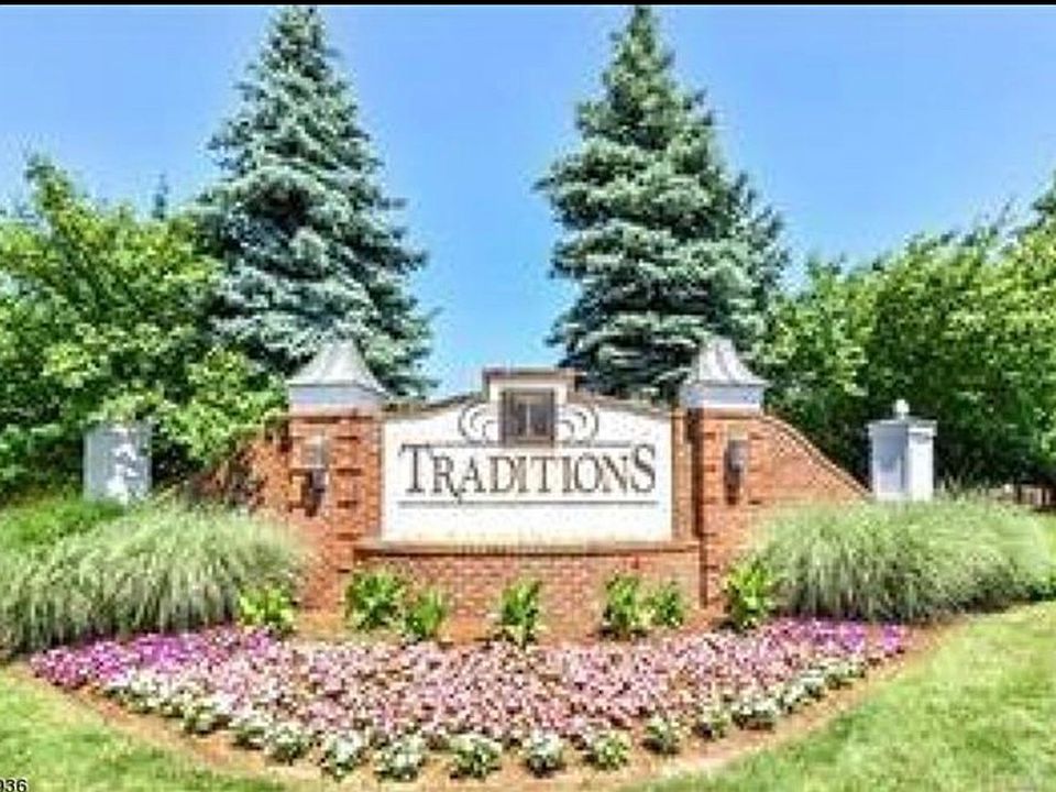 Traditions Condominium - South Plainfiled