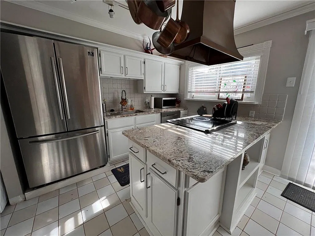 2 bed, 1.5 bath, 960 sqft, $1,800 — Photo 4