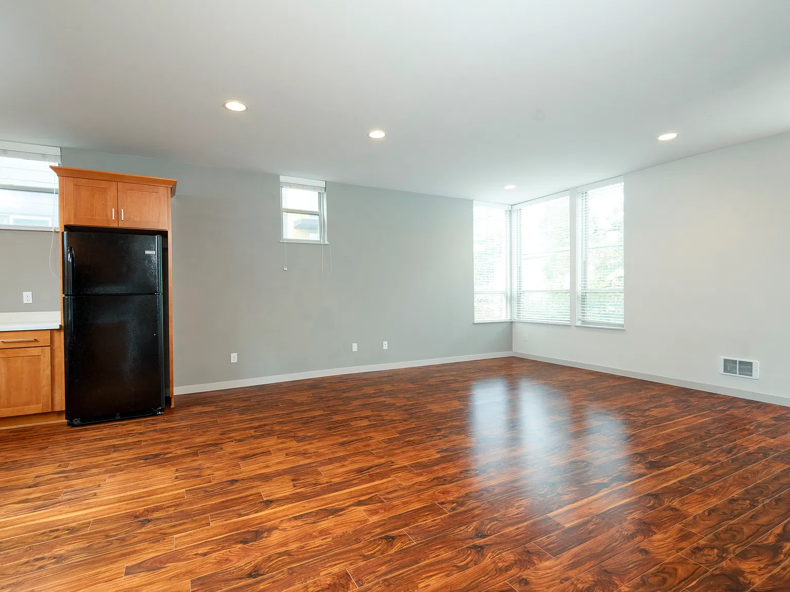 3 bed, 1481 sqft, $3,200 — Photo 4
