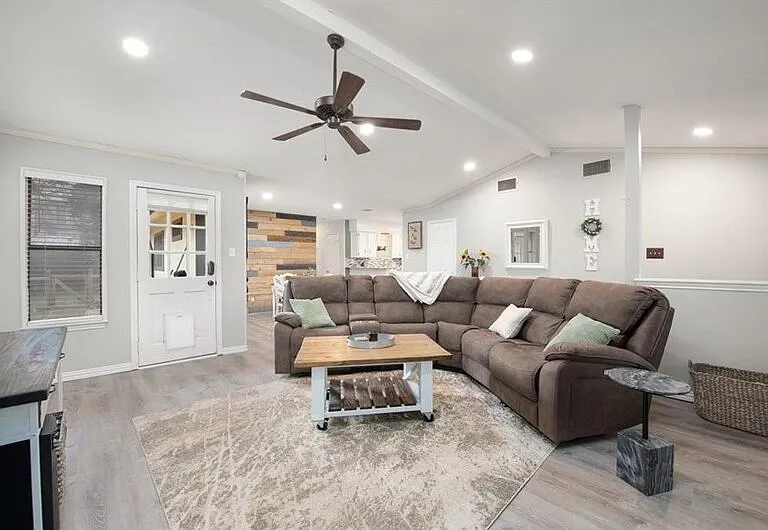 12719 Covington Trl — Photo 9