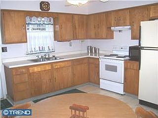 4th image of 410 Jefferson St
