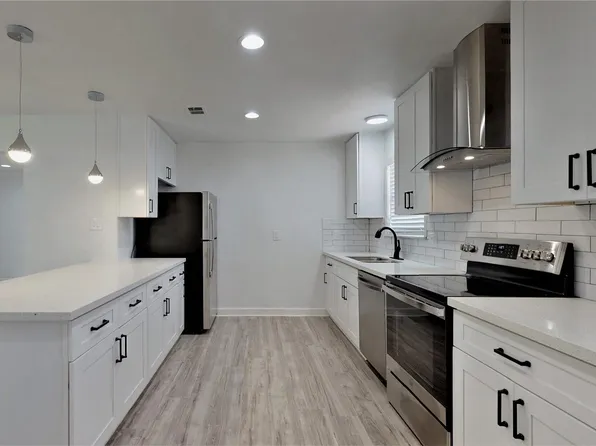 9023 Dunlap St, Houston, TX 77074