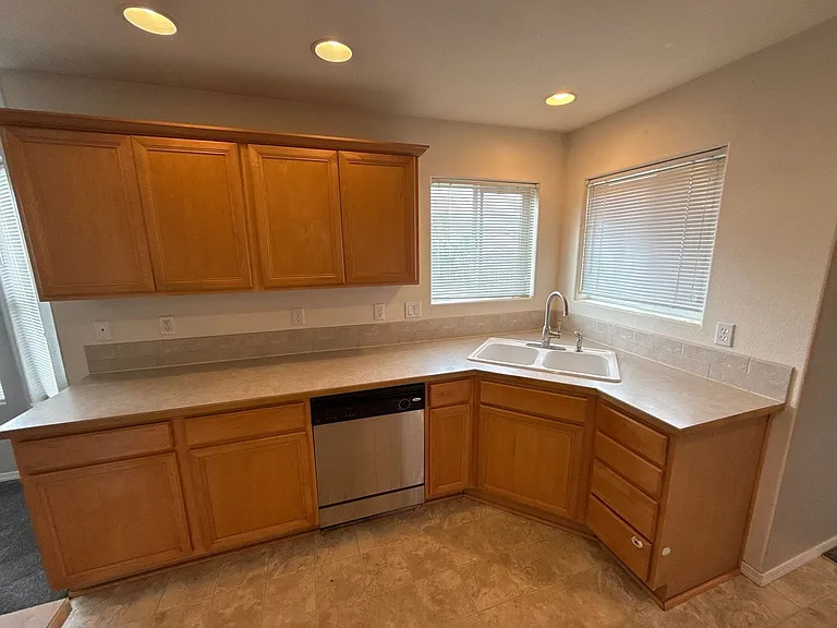 4105 Windy Ave NE — Photo 10