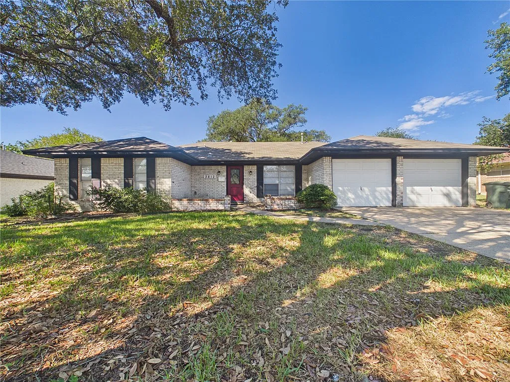 3 bed, 1824 sqft, $2,195 — Photo 1